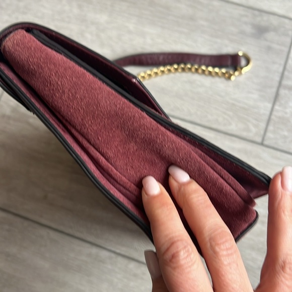 Vince Camuto Burgundy leather and suede Shoulder Bag with chain strap - Picture 5 of 9
